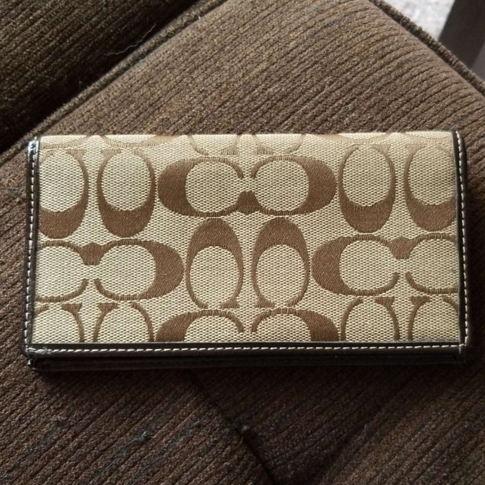Checkbook wallet
